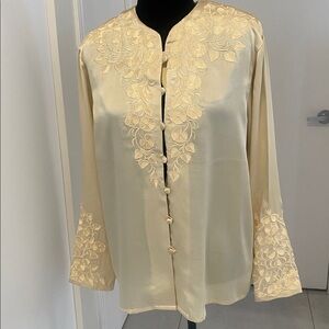 Bob Mackie VTG Pure Silk
Warm Champagne Embroidered
Buttoned down Blouse Size 8